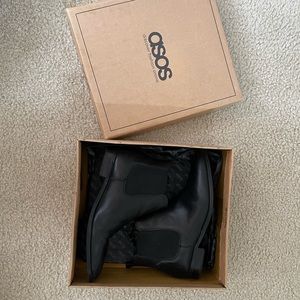 Chelsea  leather boots ASOS size 8